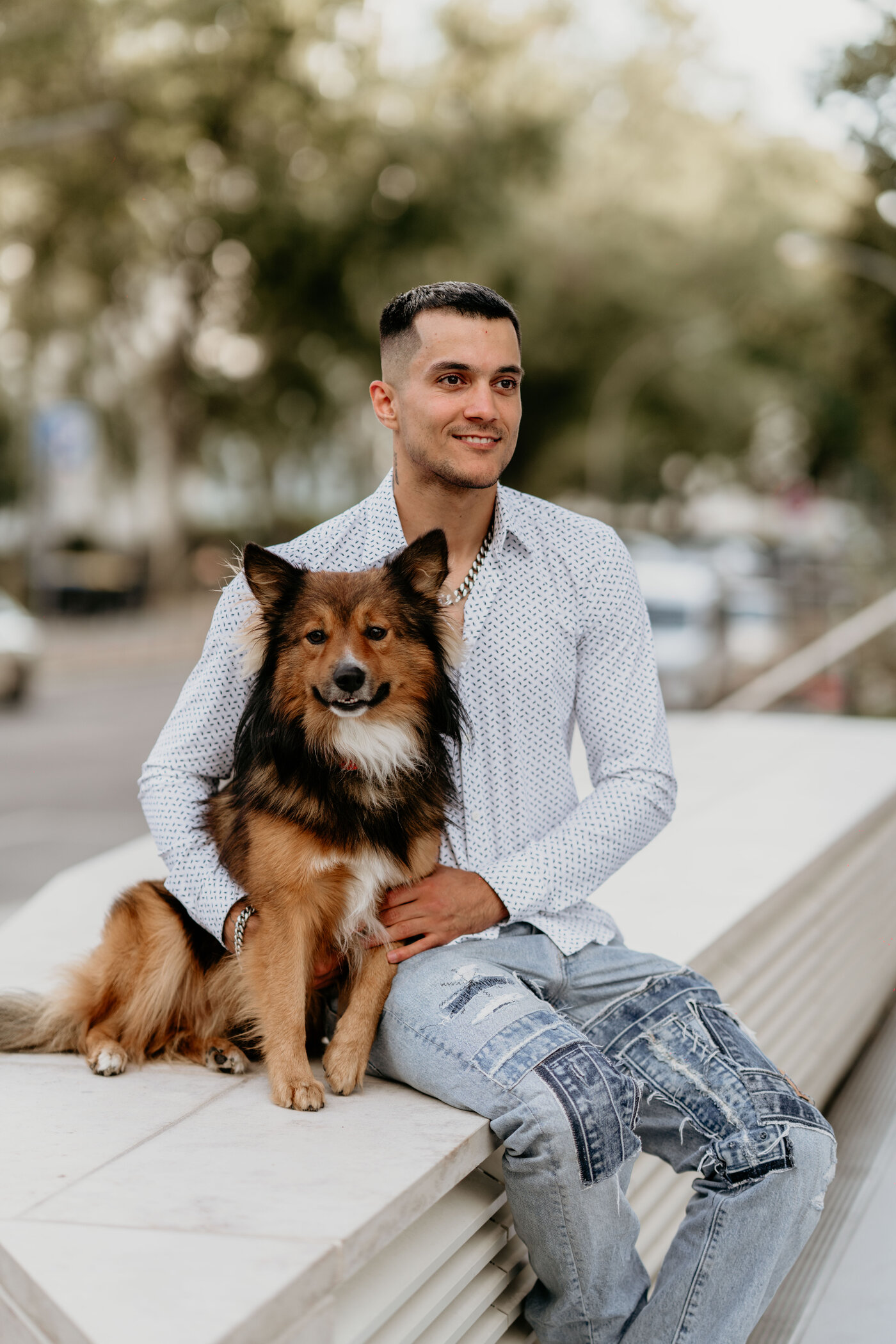 Amir mit seinem Hund